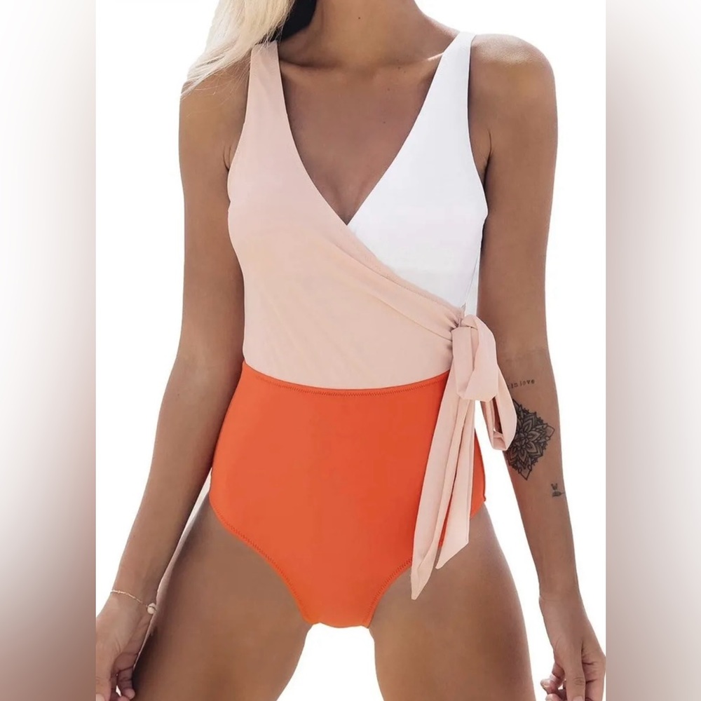 CUPSHE Womens One Piece Swimsuit Wrap Color Block Tie Side Bathing Suit / Medium